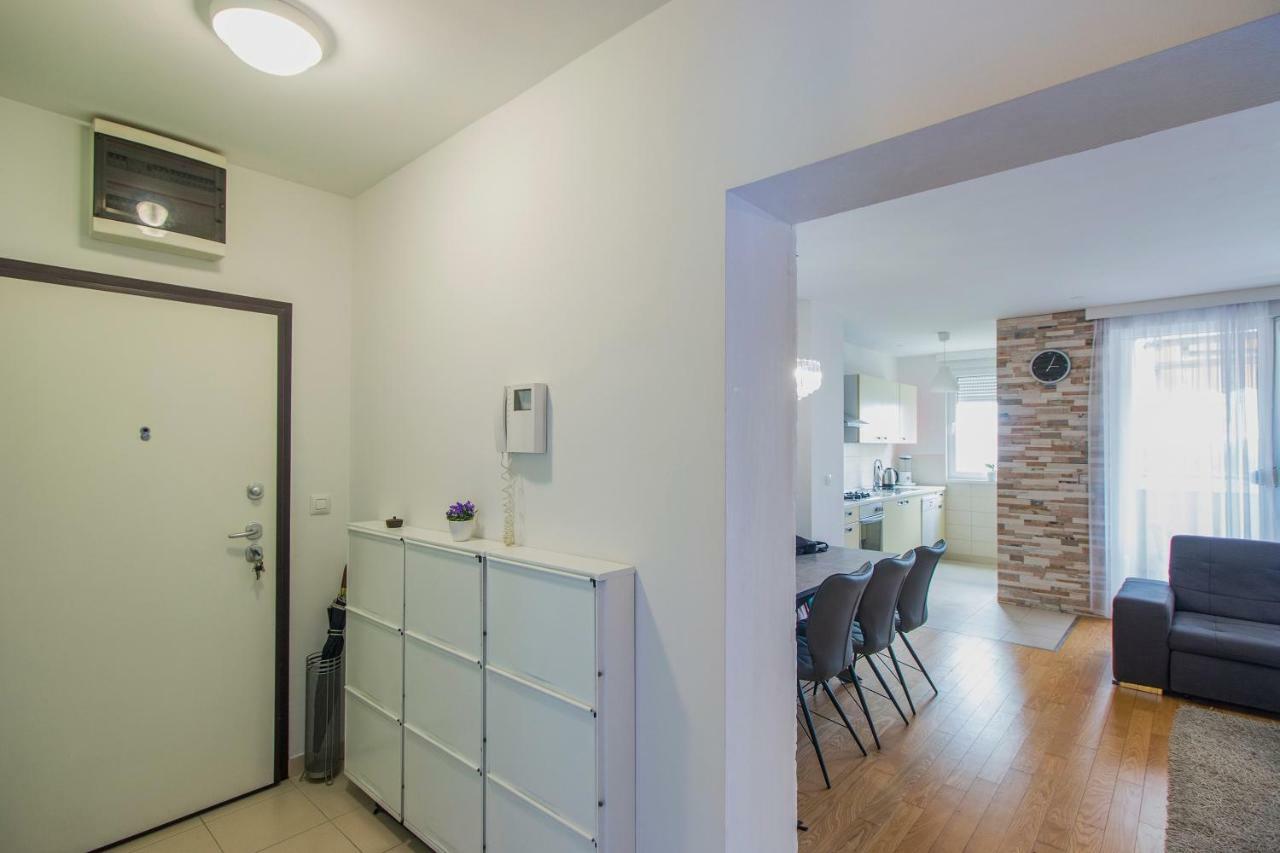 Apartment Montesa Zadar With Free Parking And Balcony Exterior photo