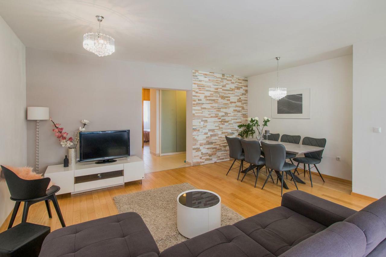 Apartment Montesa Zadar With Free Parking And Balcony Exterior photo