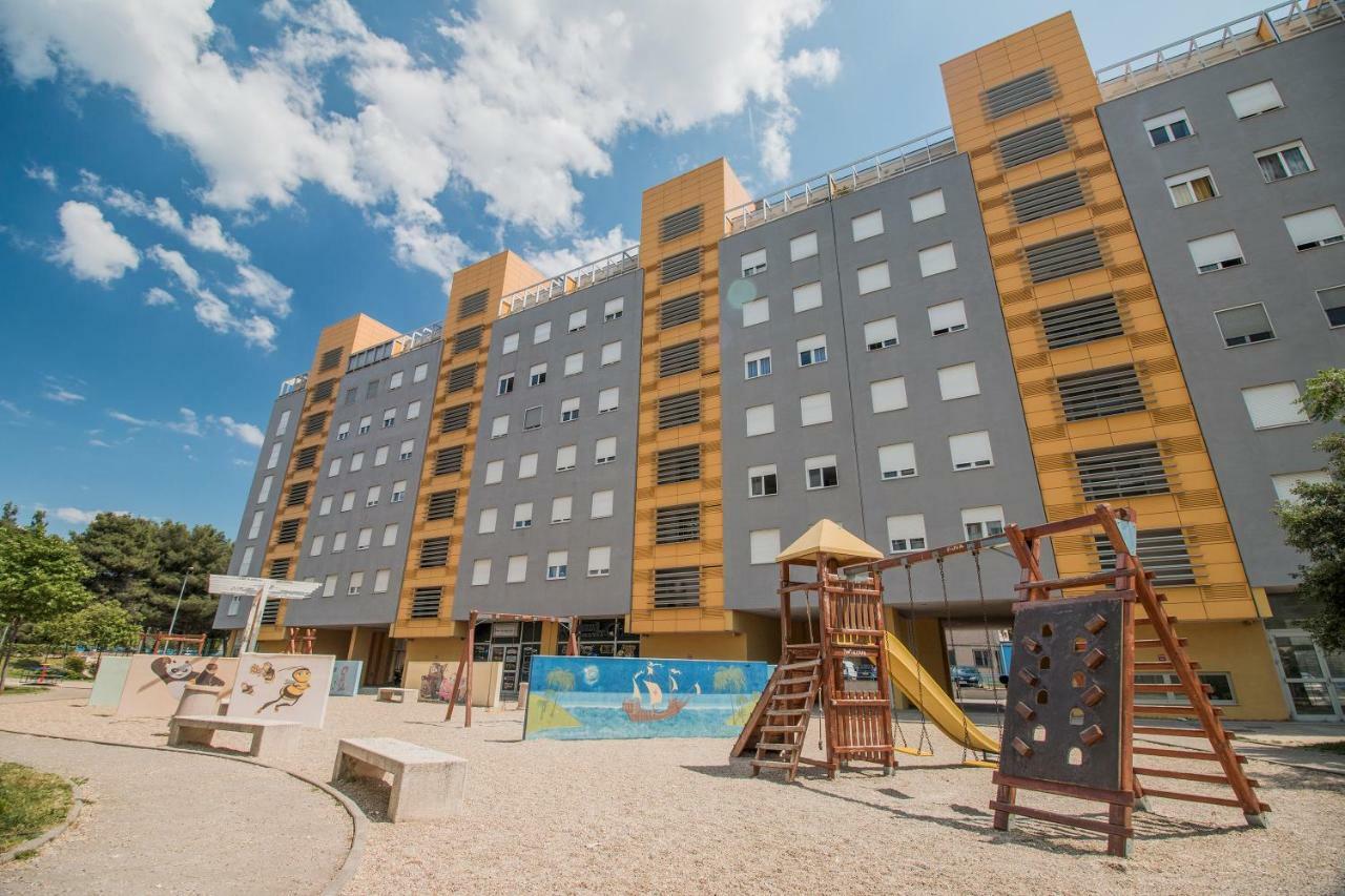Apartment Montesa Zadar With Free Parking And Balcony Exterior photo